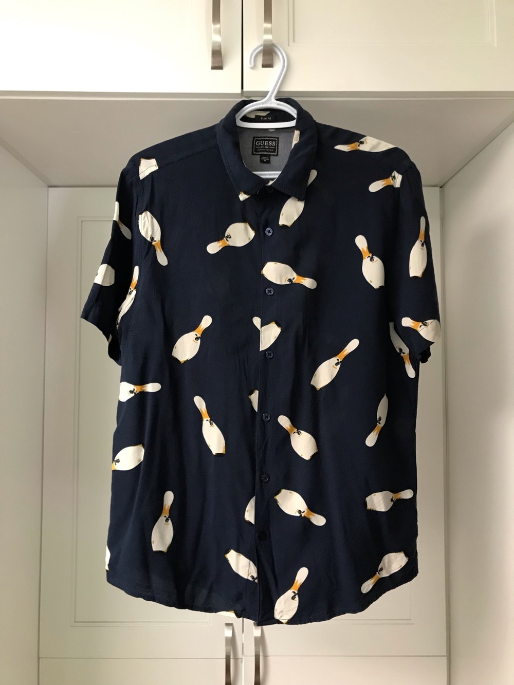 GUESS Men’s Navy Short-Sleeve Button-Up Shirt with Cream bowling pins Print M